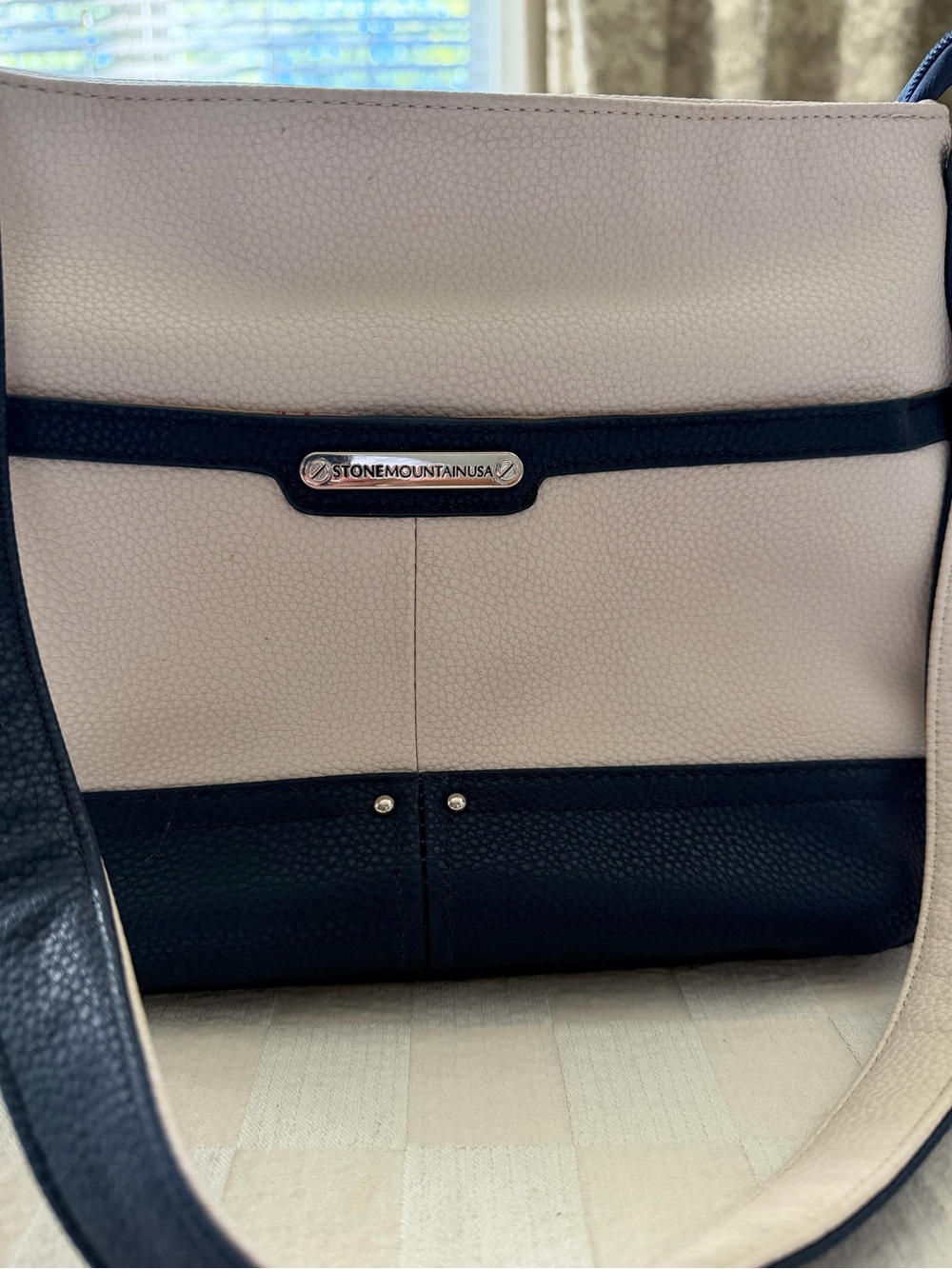 Stone Mountain Accessories Navy and Cream Pebbled Shoulder Bag - Picture 3 of 9